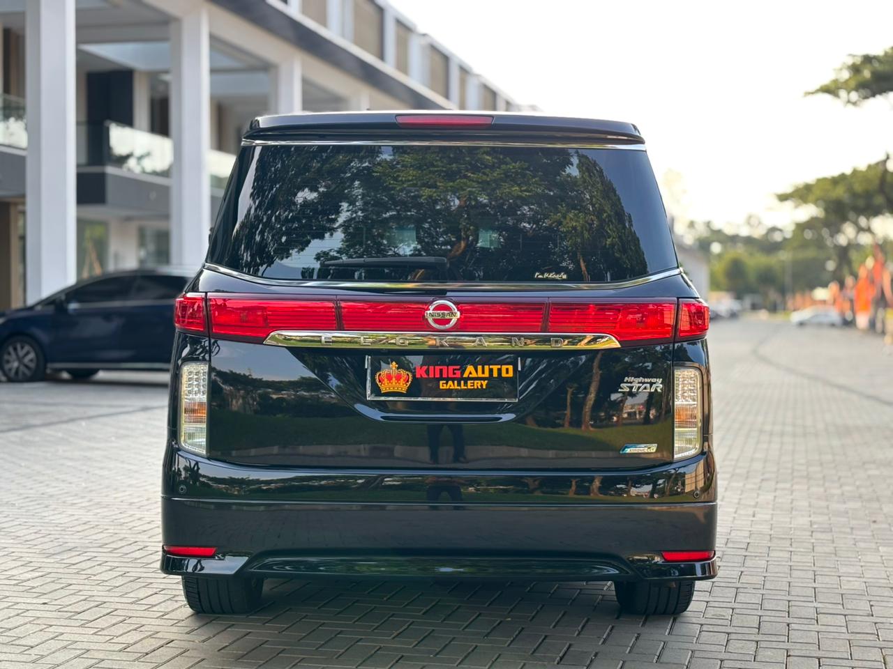 Nissan Elgrand 2012